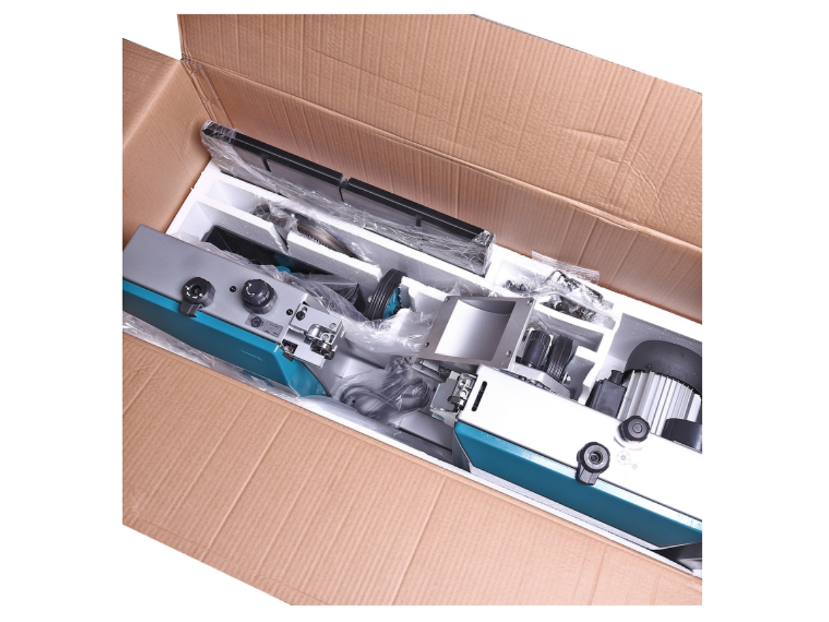 MAKITA เลื่อยสายพาน ขนาด 12 นิ้ว (305 มม.) กำลังไฟฟ้า 900 วัตต์ รุ่น LB1200F