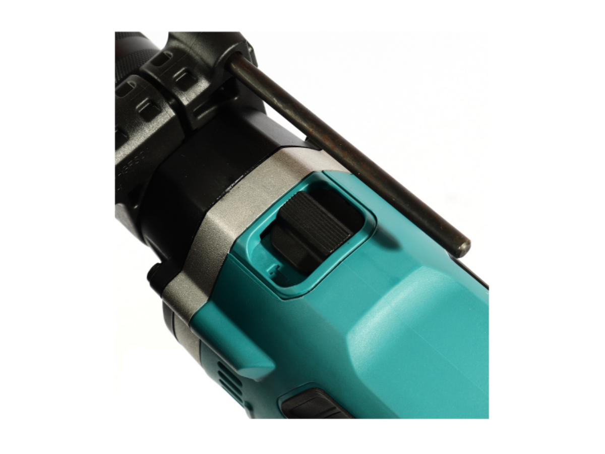 MAKITA สว่านกระแทกไฟฟ้า ขนาด 16 มม. (5/8 นิ้ว) กำลังไฟ 710 วัตต์ รุ่น M8100KX5B
