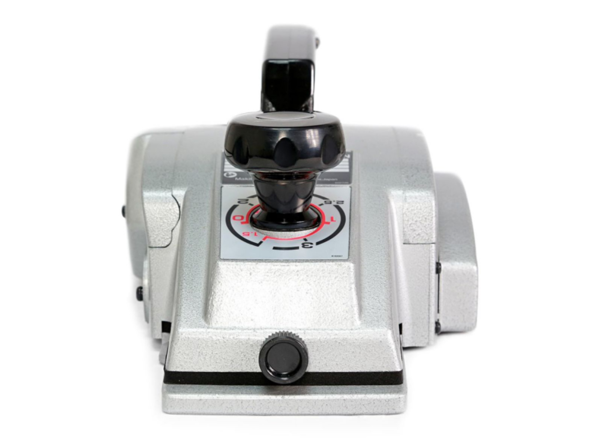 MAKITA กบไสไม้ไฟฟ้า ขนาด 5-3/8 นิ้ว (136 มม.) กำลังไฟ 960 วัตต์ รุ่น 1804N
