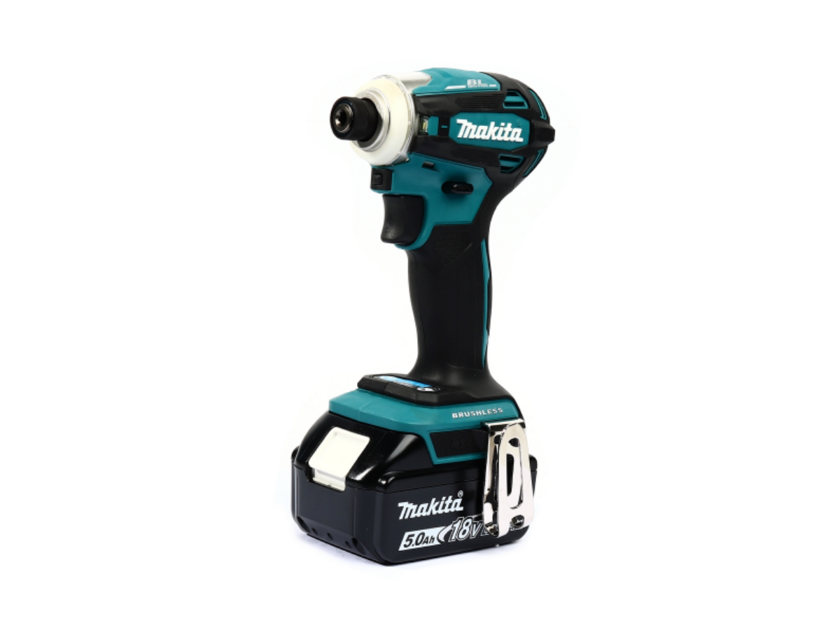 MAKITA สว่านไขควงกระแทกไร้สาย 18 โวลต์ 1/4 นิ้ว รุ่น DTD172RTJ แรงบิดสูงสุด 180 นิวตันเมตร มอเตอร์แบบไร้แปรงถ่าน รวมแบตเตอรี่และแท่นชาร์จ