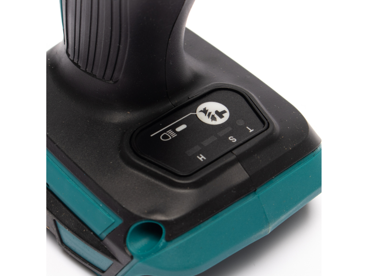 MAKITA สว่านไขควงกระแทกไร้สาย 18 โวลต์ 1/4 นิ้ว รุ่น DTD154Z แรงบิดสูงสุด 175 นิวตันเมตร ไม่รวมแบตเตอรี่-แท่นชาร์จ