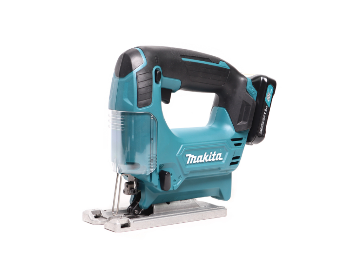 MAKITA เลื่อยจิกซอไร้สาย 12 โวลต์ รุ่น JV101DWYE ความยาวช่วงชัก 18 มม. (11/16 นิ้ว) รวมแบตเตอรี่และแท่นชาร์จ