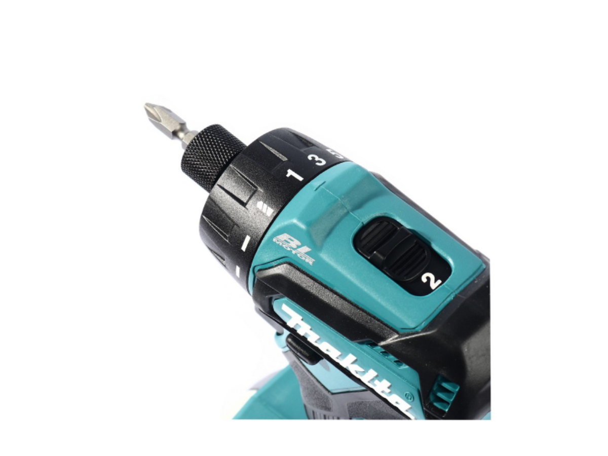 MAKITA สว่านไขควงคลัช 18 โวลต์ ขนาด 1/4 นิ้ว รุ่น DDF083RFE แรงบิดหมุน 40 นิวตันเมตร รวมแบตเตอรี่และแท่นชาร์จ 