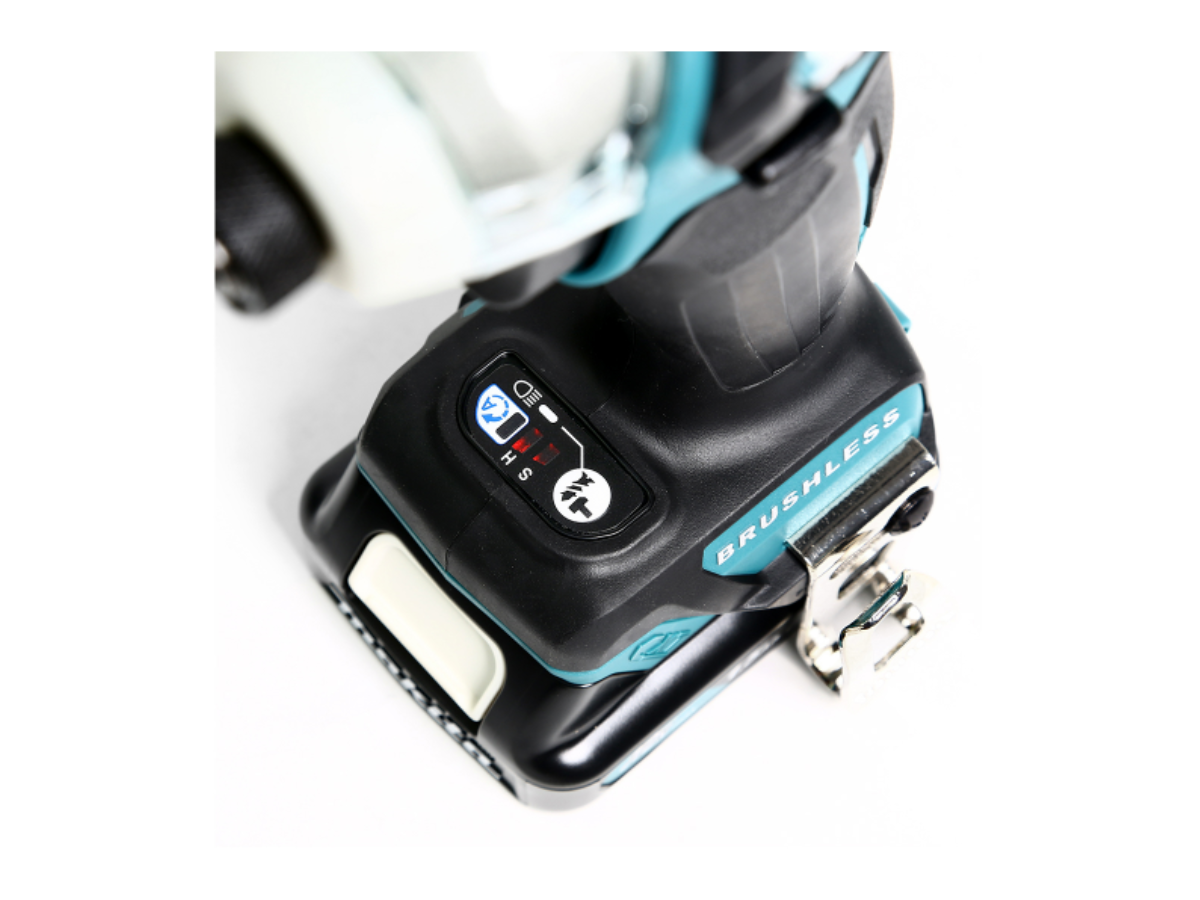 MAKITA สว่านไขควงกระแทกไร้สาย 12 โวลต์ 1/4 นิ้ว รุ่น TD111DWYE
