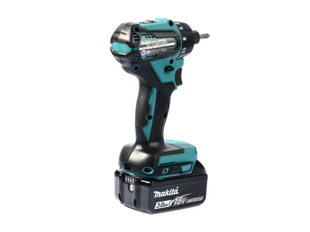 MAKITA สว่านไขควงคลัช 18 โวลต์ ขนาด 1/4 นิ้ว รุ่น DDF083RFE แรงบิดหมุน 40 นิวตันเมตร รวมแบตเตอรี่และแท่นชาร์จ 