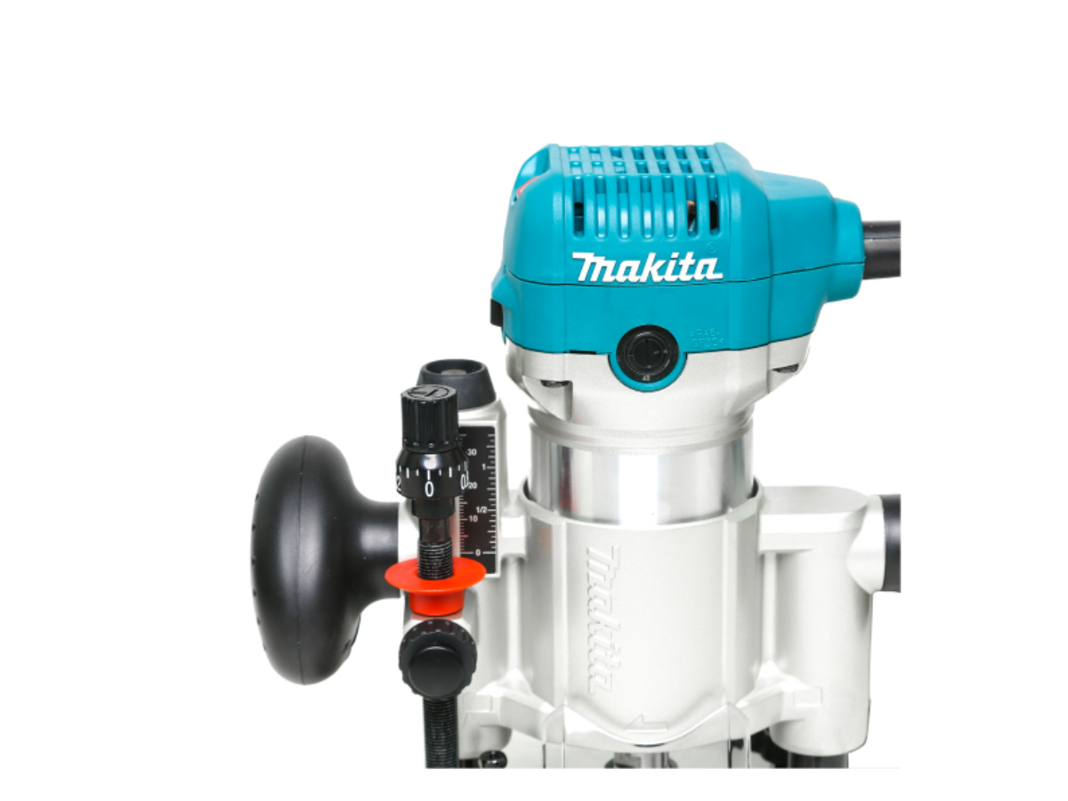 MAKITA ทริมเมอร์ กำลังไฟ 710 วัตต์ ขนาด 6 มม. (1/4 นิ้ว), 8 มม. (3/8 นิ้ว) รุ่น RT0700CX3