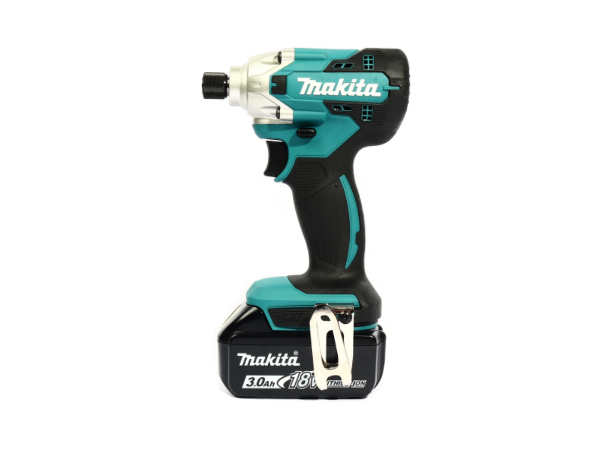 ชุดสว่านไขควงไร้สาย 18 โวลต์ มากีต้า (MAKITA) รุ่น DTD156SF1J พร้อมแบตเตอรี่และแท่นชาร์จ ขนาดแกน 6.35 มม. (1/4 นิ้ว) แรงบิดสูงสุด 155 นิวตันเมตร อัตรากระแทกต่อนาที 0 - 3,000 ครั้ง/นาที ความเร็วรอบตัวเปล่า 0 - 2,500 รอบ/นาที น้ำหนักเบา ใช้งานได้ทุกที่