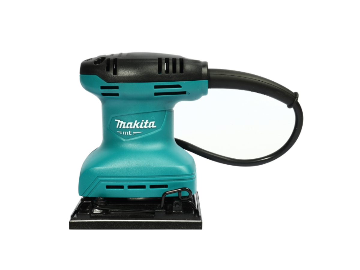 MAKITA เครื่องขัดกระดาษทรายสั่น จัตุรัส ขนาด 114 X 140 มม. (4-1/2 X 5-1/2 นิ้ว) กำลังไฟ 180 วัตต์ รุ