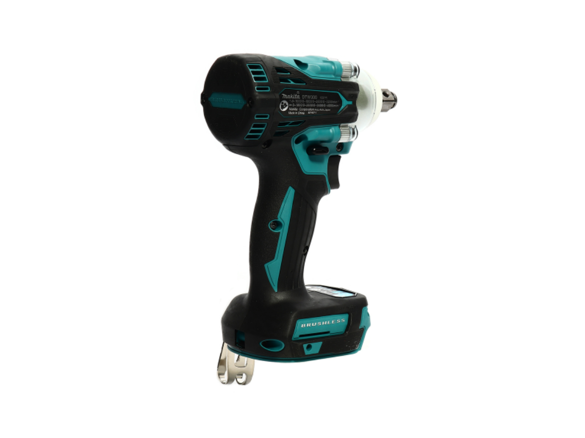 MAKITA เครื่องขันบล๊อกไร้สาย 18 โวลต์ 1/2 นิ้ว รุ่น DTW300Z แรงบิดสูงสุด 330 นิวตันเมตร ไม่รวมแบตเตอรี่และแท่นชาร์จ