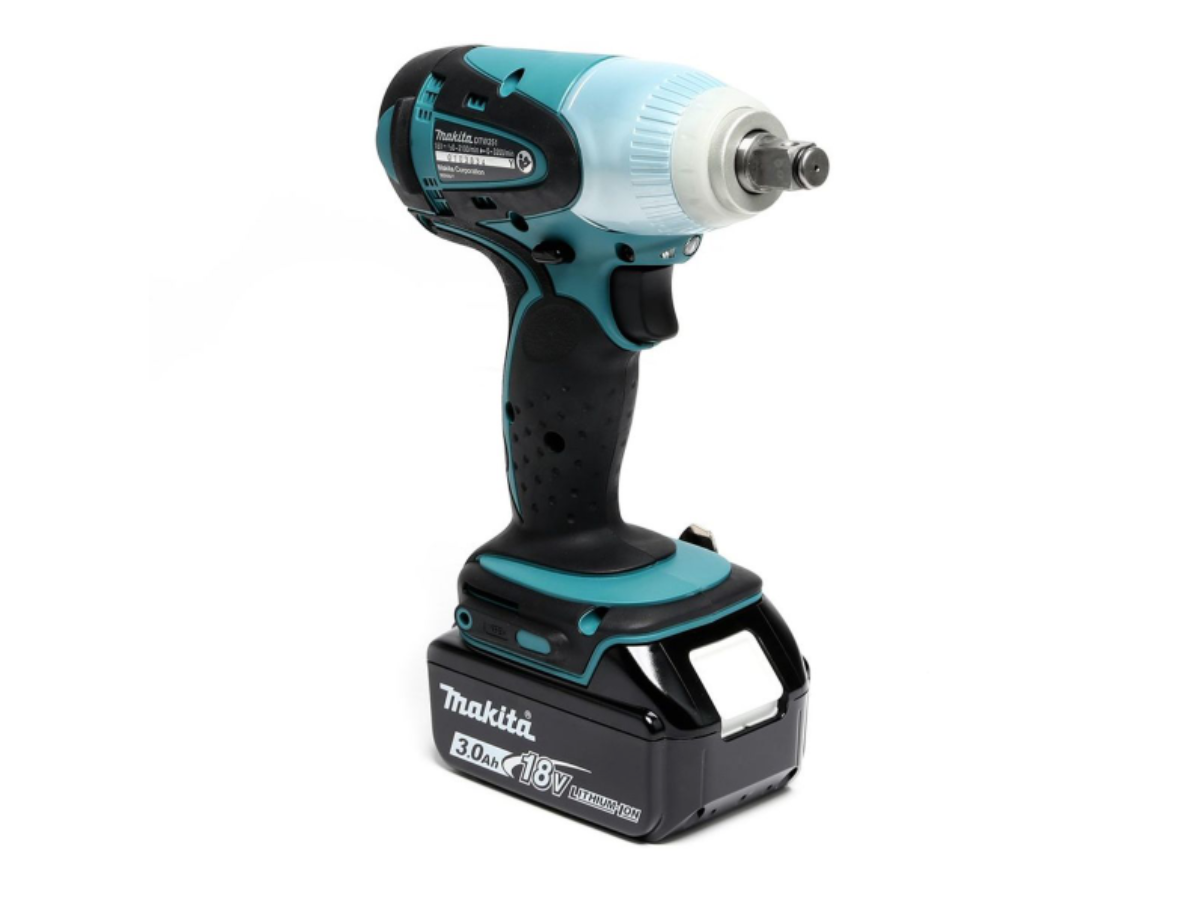 MAKITA เครื่องขันบล๊อกไร้สาย 18 โวลต์ 1/2 นิ้ว รุ่น DTW-251RFE